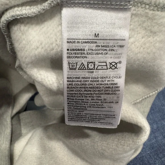 GAP Gray V-Neck Sweater Vest - Picture 6 of 12